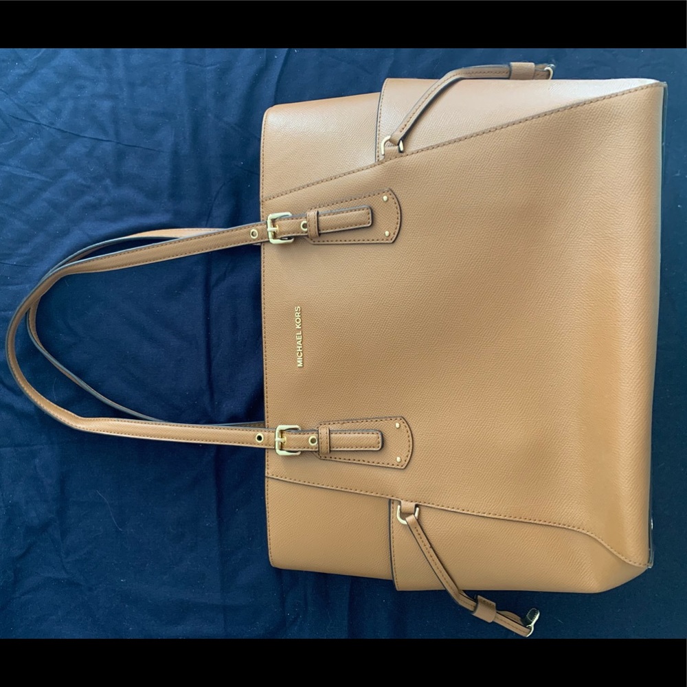 *BRAND NEW* Michael Kors tote bag TAGS ATTATCHED